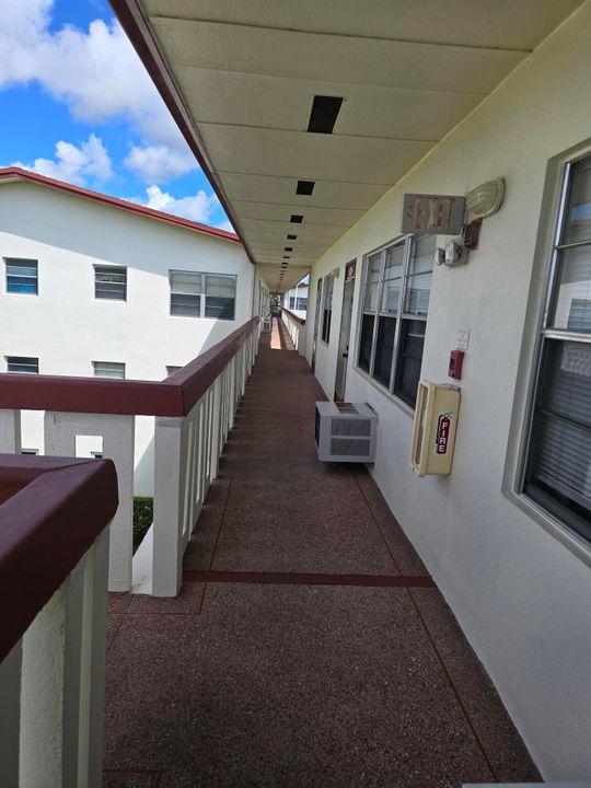 待售: $84,000 (1 贝兹, 1 浴室, 720 平方英尺)