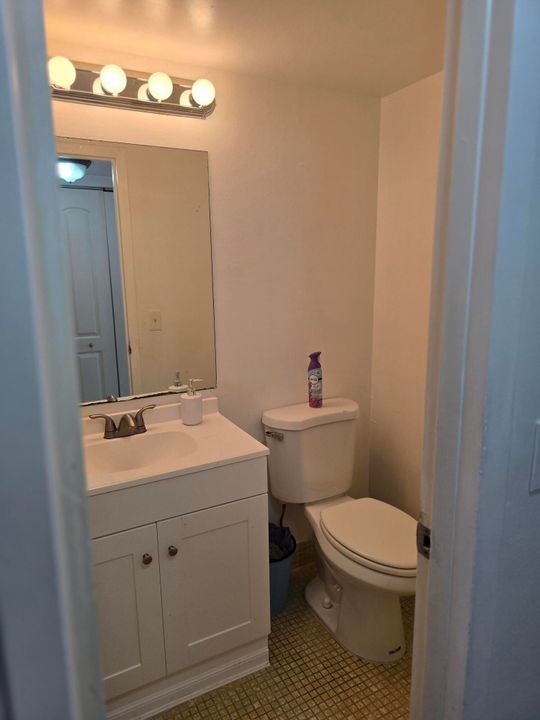 待售: $84,000 (1 贝兹, 1 浴室, 720 平方英尺)