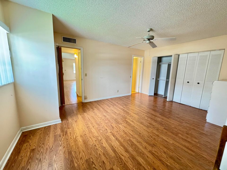 Active With Contract: $60,000 (1 beds, 1 baths, 760 Square Feet)
