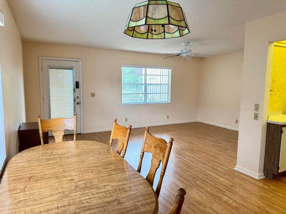 Active With Contract: $60,000 (1 beds, 1 baths, 760 Square Feet)