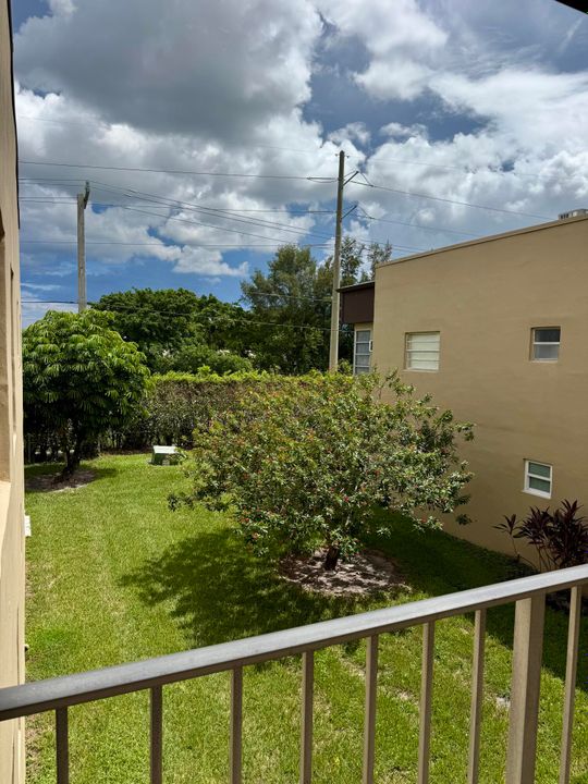 Active With Contract: $60,000 (1 beds, 1 baths, 760 Square Feet)