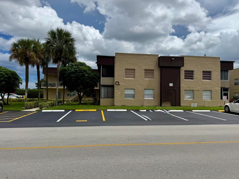 Active With Contract: $60,000 (1 beds, 1 baths, 760 Square Feet)