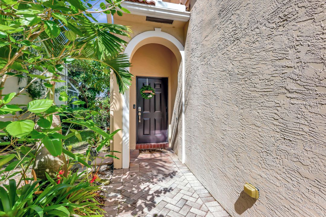 合同活跃: $3,500 (3 贝兹, 2 浴室, 1774 平方英尺)