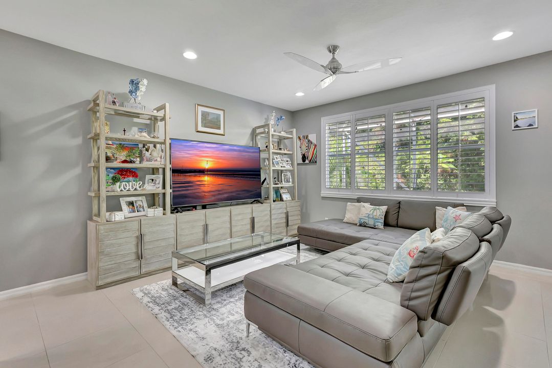 合同活跃: $3,500 (3 贝兹, 2 浴室, 1774 平方英尺)