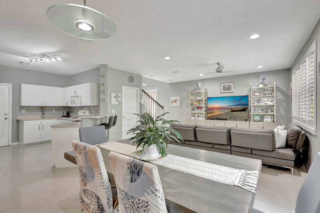 合同活跃: $3,500 (3 贝兹, 2 浴室, 1774 平方英尺)