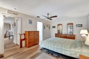 Active With Contract: $235,000 (2 beds, 2 baths, 1188 Square Feet)
