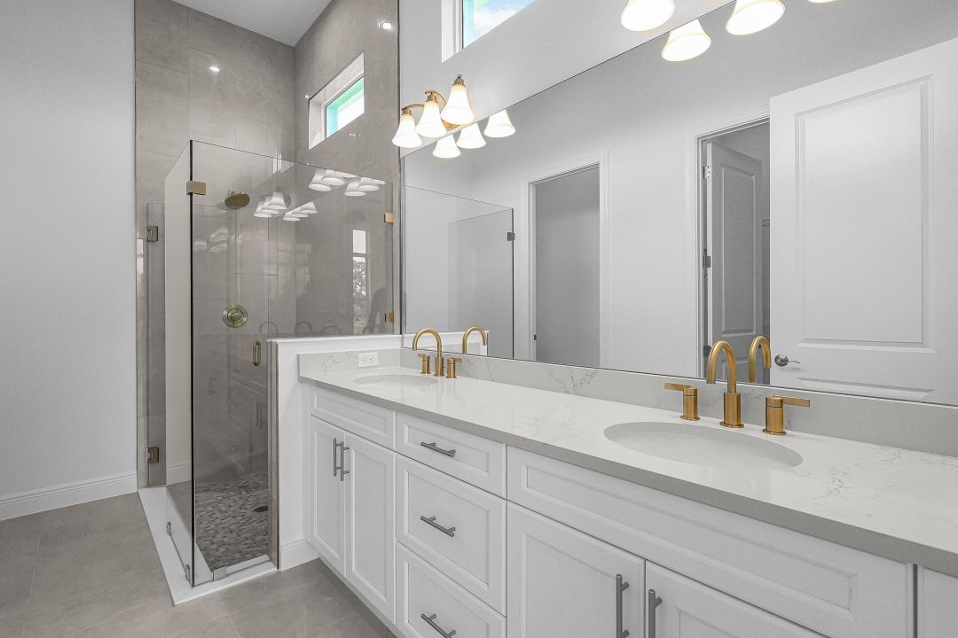 合同活跃: $474,990 (2 贝兹, 2 浴室, 1434 平方英尺)