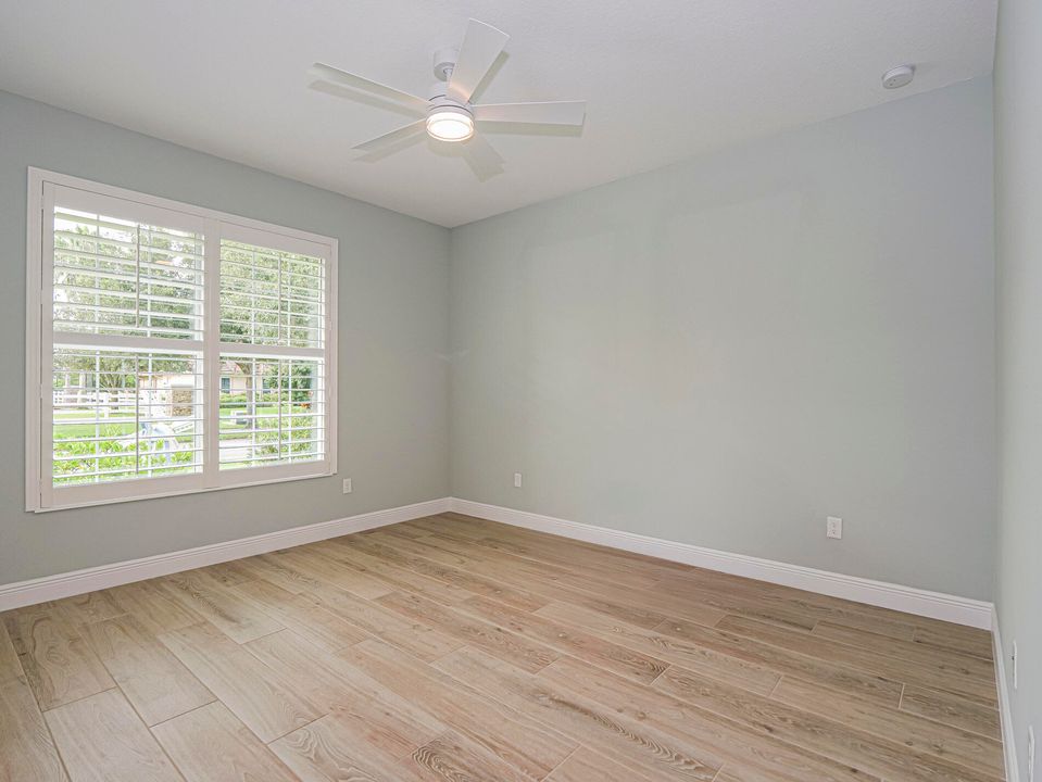 合同活跃: $750,000 (3 贝兹, 2 浴室, 2621 平方英尺)