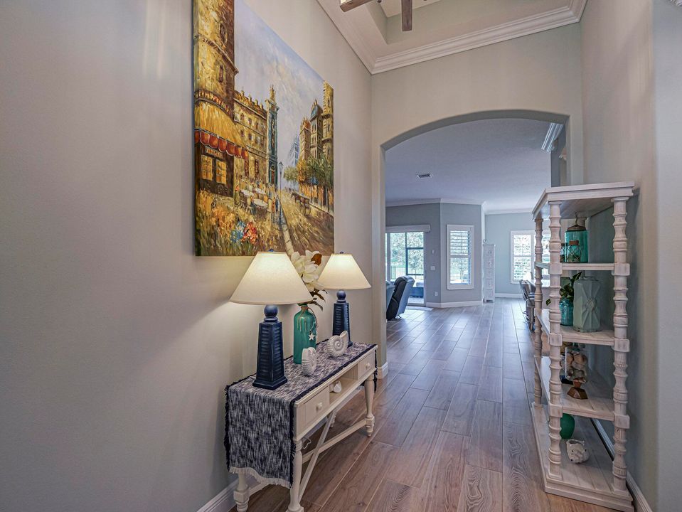 合同活跃: $750,000 (3 贝兹, 2 浴室, 2621 平方英尺)