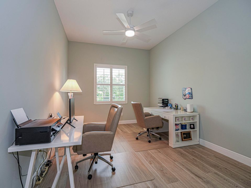 合同活跃: $750,000 (3 贝兹, 2 浴室, 2621 平方英尺)