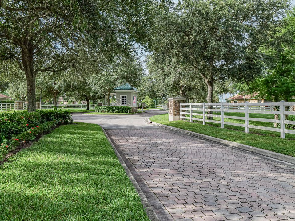 合同活跃: $750,000 (3 贝兹, 2 浴室, 2621 平方英尺)