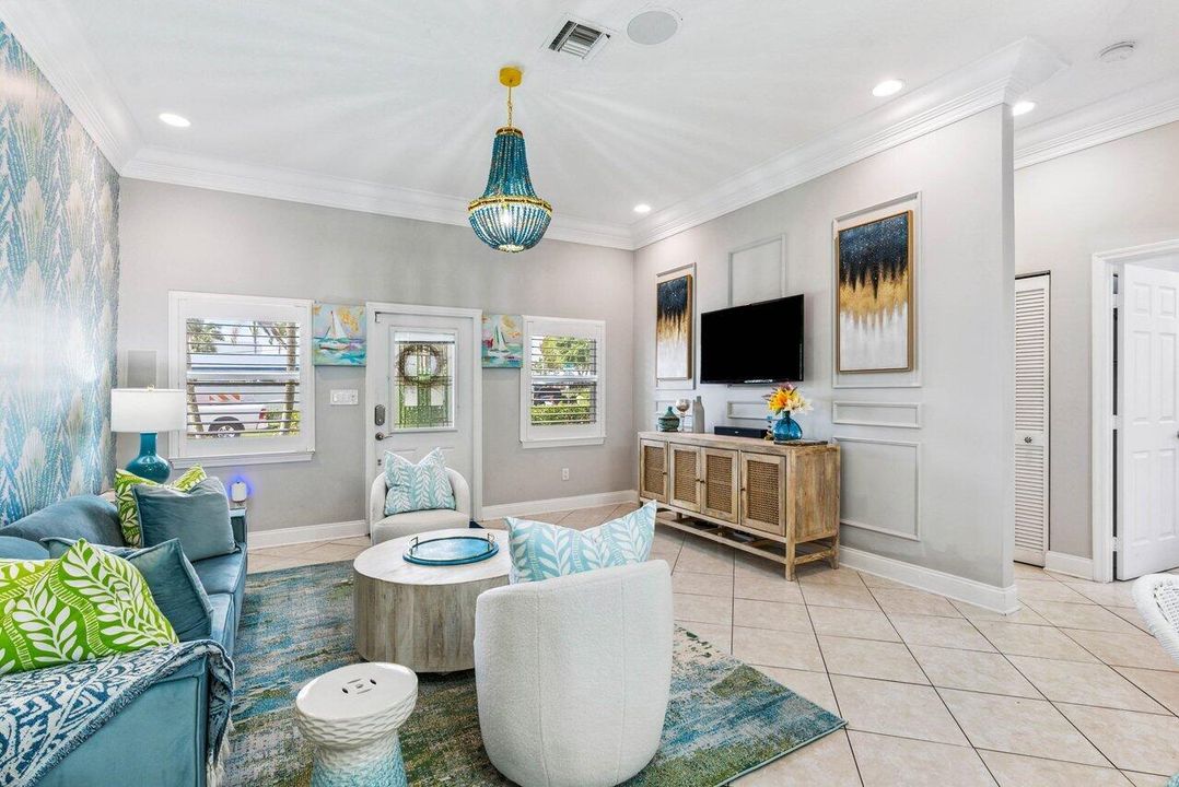 合同活跃: $9,900 (3 贝兹, 2 浴室, 1350 平方英尺)