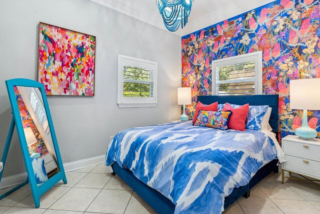 合同活跃: $9,900 (3 贝兹, 2 浴室, 1350 平方英尺)