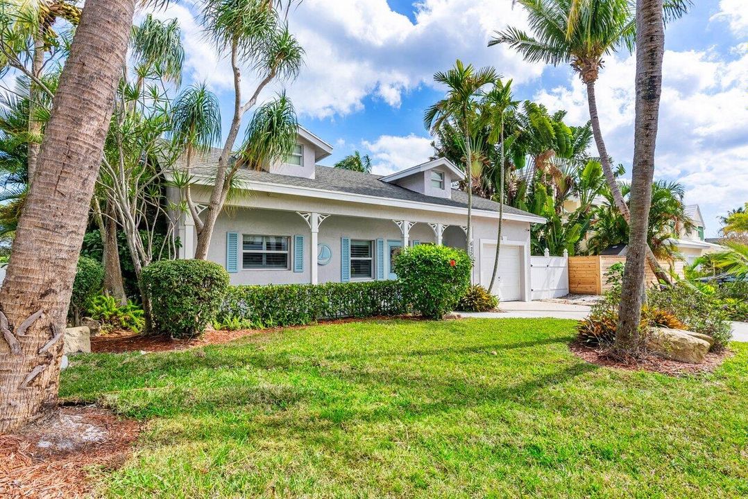 合同活跃: $9,900 (3 贝兹, 2 浴室, 1350 平方英尺)