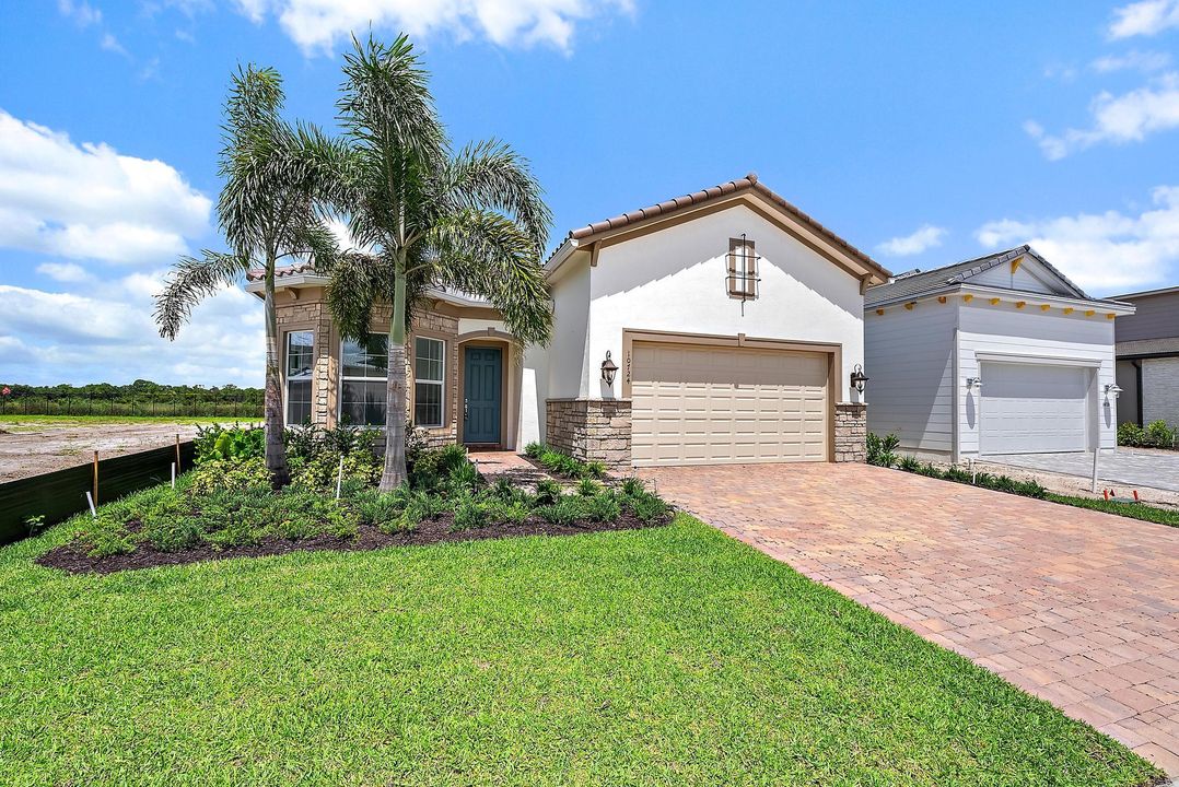 For Rent: $4,650 (3 beds, 2 baths, 2080 Square Feet)