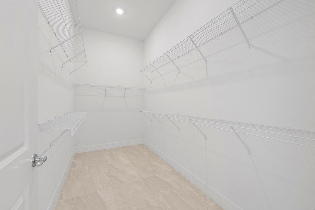 For Rent: $4,650 (3 beds, 2 baths, 2080 Square Feet)