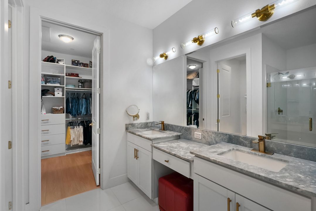 En Venta: $998,000 (4 camas, 3 baños, 2840 Pies cuadrados)