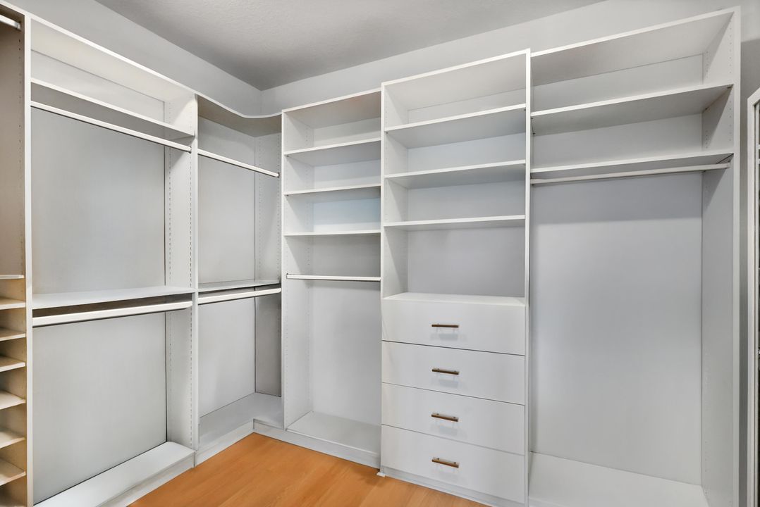 En Venta: $998,000 (4 camas, 3 baños, 2840 Pies cuadrados)