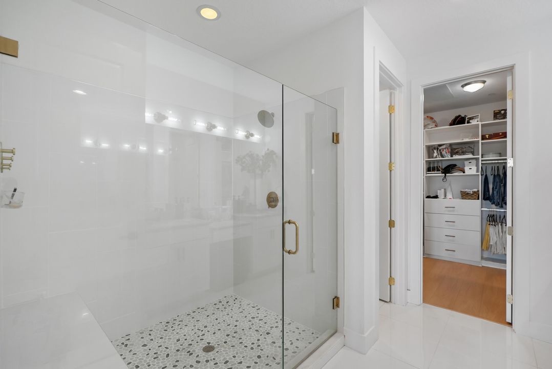 En Venta: $998,000 (4 camas, 3 baños, 2840 Pies cuadrados)