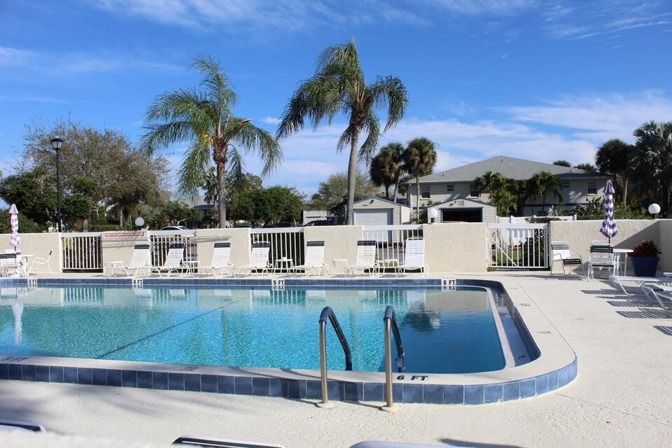 Recently Sold: $159,000 (2 beds, 2 baths, 782 Square Feet)