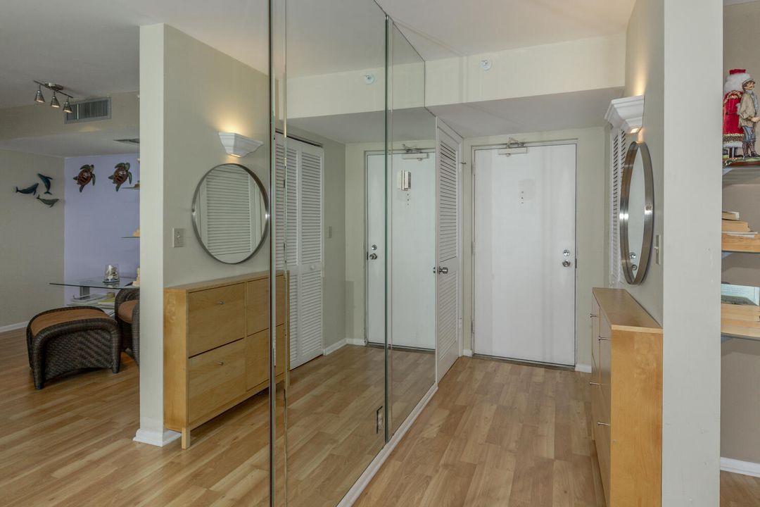 Под контрактом: $6,000 (2 спален, 2 ванн, 1170 Квадратных фут)