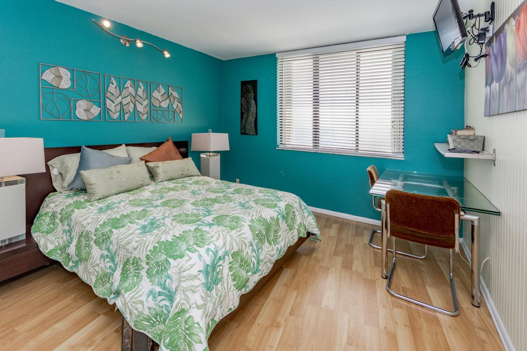 Под контрактом: $6,000 (2 спален, 2 ванн, 1170 Квадратных фут)