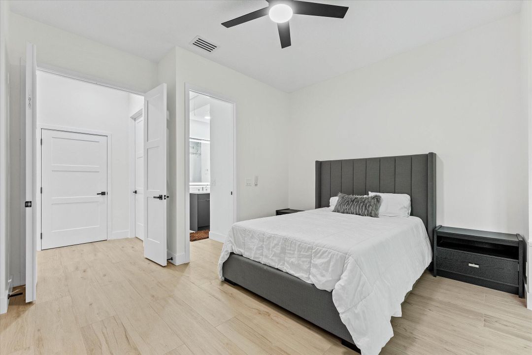 合同活跃: $1,895,000 (4 贝兹, 4 浴室, 3707 平方英尺)