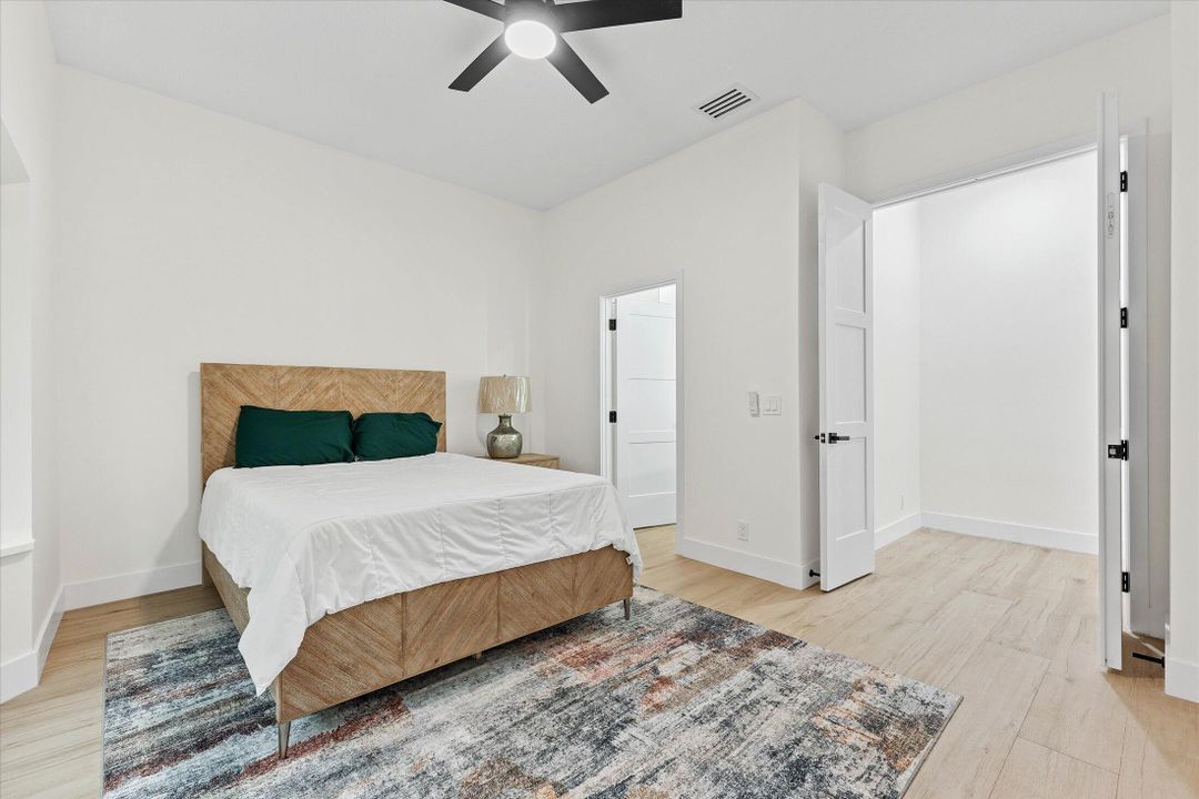 合同活跃: $1,895,000 (4 贝兹, 4 浴室, 3707 平方英尺)