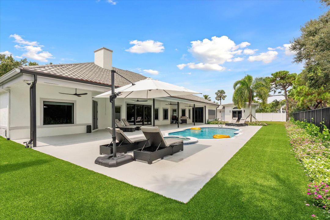 合同活跃: $1,895,000 (4 贝兹, 4 浴室, 3707 平方英尺)