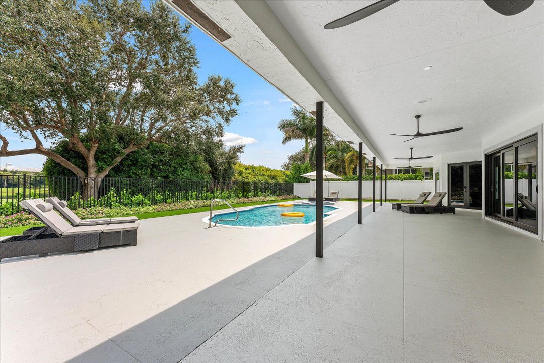 合同活跃: $1,895,000 (4 贝兹, 4 浴室, 3707 平方英尺)