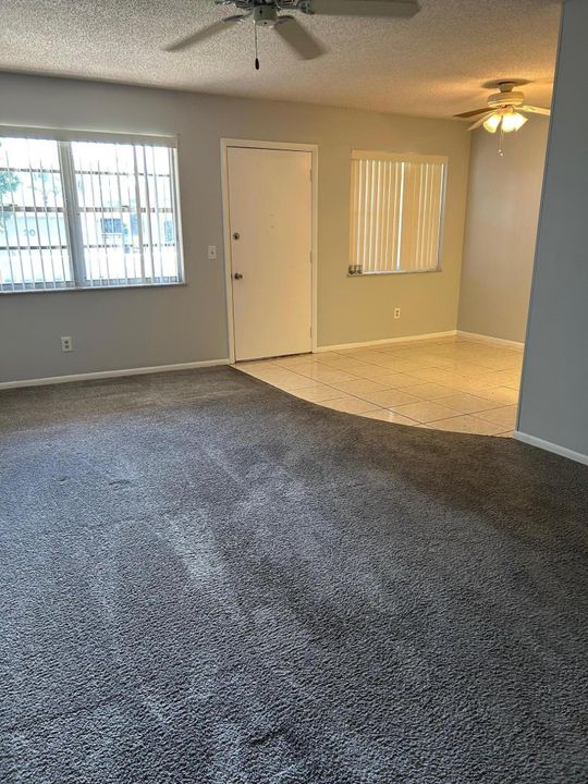 Recently Rented: $1,325 (1 beds, 1 baths, 800 Square Feet)
