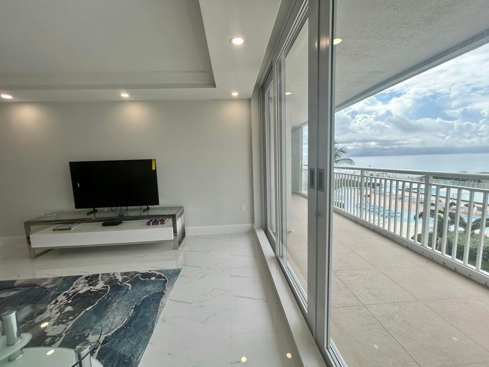 For Rent: $12,000 (2 beds, 2 baths, 1402 Square Feet)