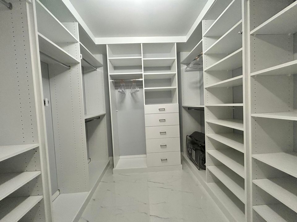 For Rent: $12,000 (2 beds, 2 baths, 1402 Square Feet)