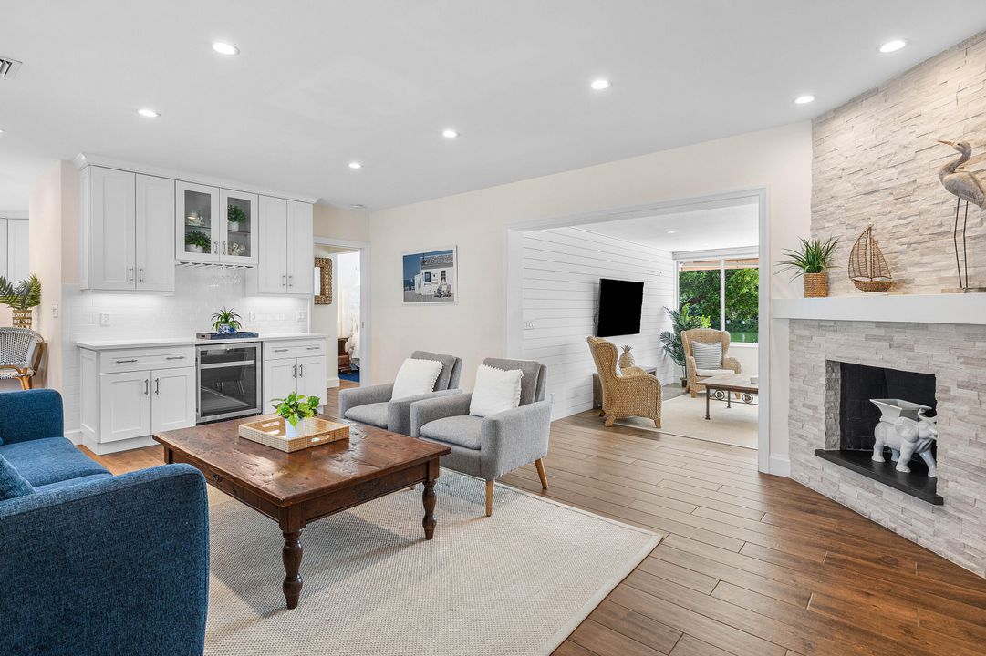 Active With Contract: $1,249,000 (3 beds, 2 baths, 1821 Square Feet)