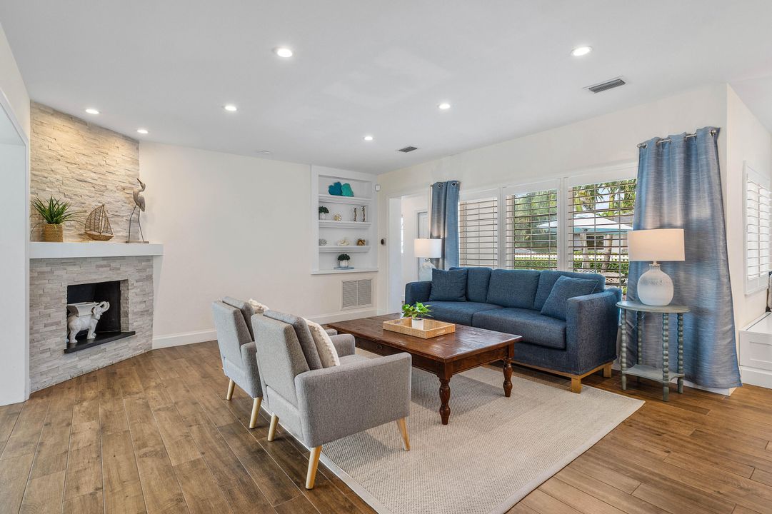 Active With Contract: $1,249,000 (3 beds, 2 baths, 1821 Square Feet)