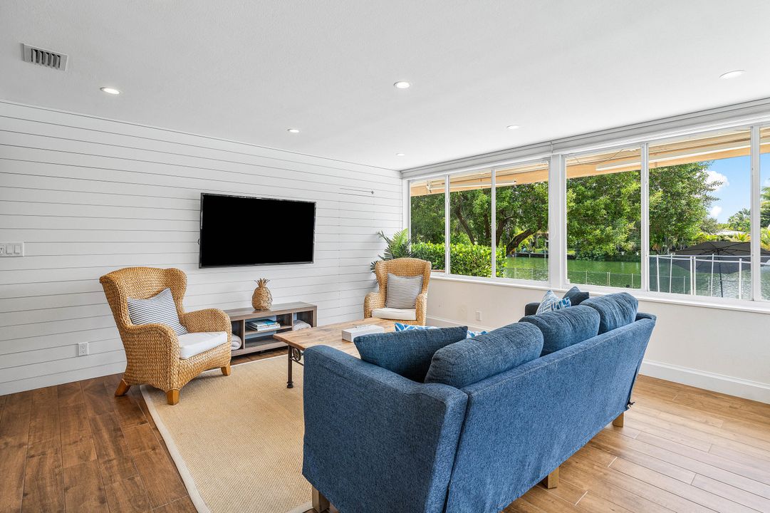 Active With Contract: $1,249,000 (3 beds, 2 baths, 1821 Square Feet)