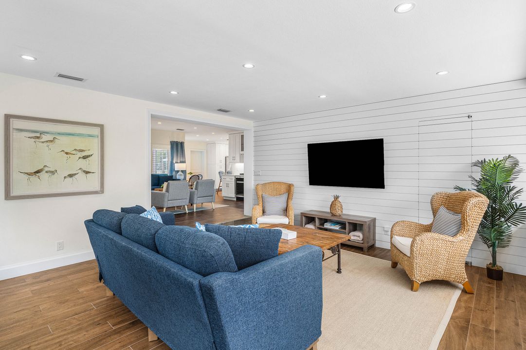 Active With Contract: $1,249,000 (3 beds, 2 baths, 1821 Square Feet)