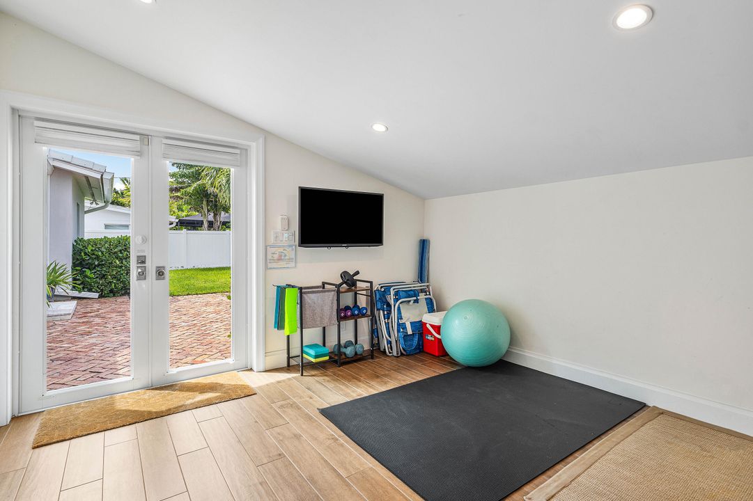 Active With Contract: $1,249,000 (3 beds, 2 baths, 1821 Square Feet)