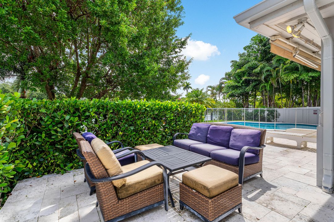 Active With Contract: $1,249,000 (3 beds, 2 baths, 1821 Square Feet)