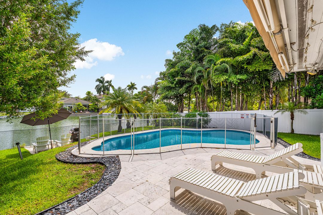 Active With Contract: $1,249,000 (3 beds, 2 baths, 1821 Square Feet)