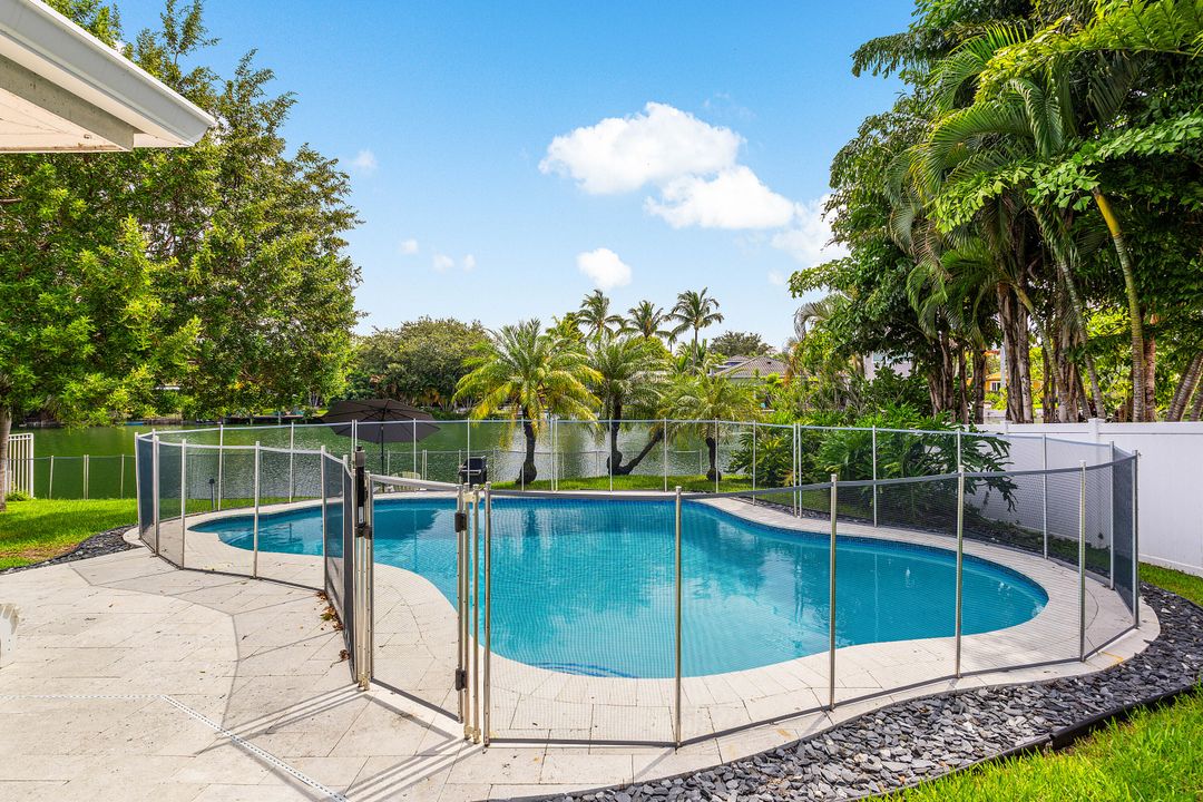 Active With Contract: $1,249,000 (3 beds, 2 baths, 1821 Square Feet)