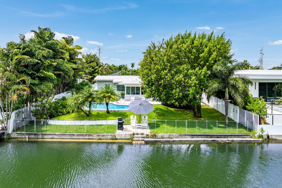 Active With Contract: $1,249,000 (3 beds, 2 baths, 1821 Square Feet)