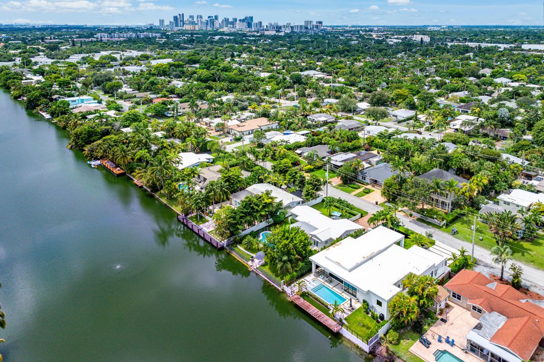 Active With Contract: $1,249,000 (3 beds, 2 baths, 1821 Square Feet)