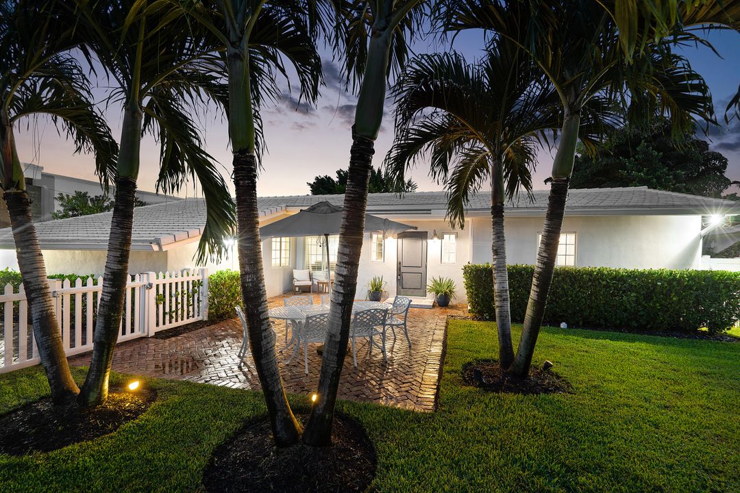 Active With Contract: $1,249,000 (3 beds, 2 baths, 1821 Square Feet)