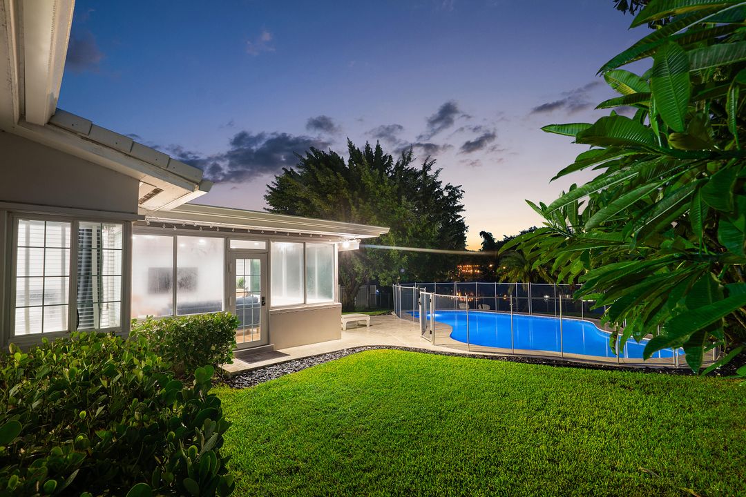 Active With Contract: $1,249,000 (3 beds, 2 baths, 1821 Square Feet)