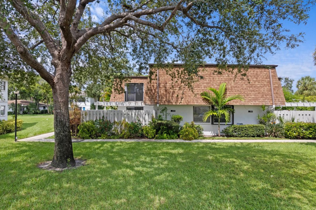 На продажу: $365,000 (2 спален, 2 ванн, 1168 Квадратных фут)