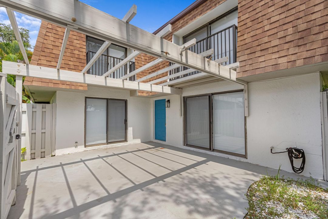 На продажу: $365,000 (2 спален, 2 ванн, 1168 Квадратных фут)