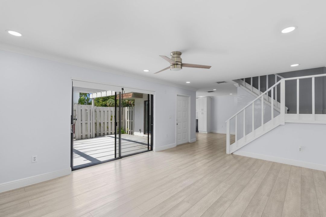 На продажу: $365,000 (2 спален, 2 ванн, 1168 Квадратных фут)