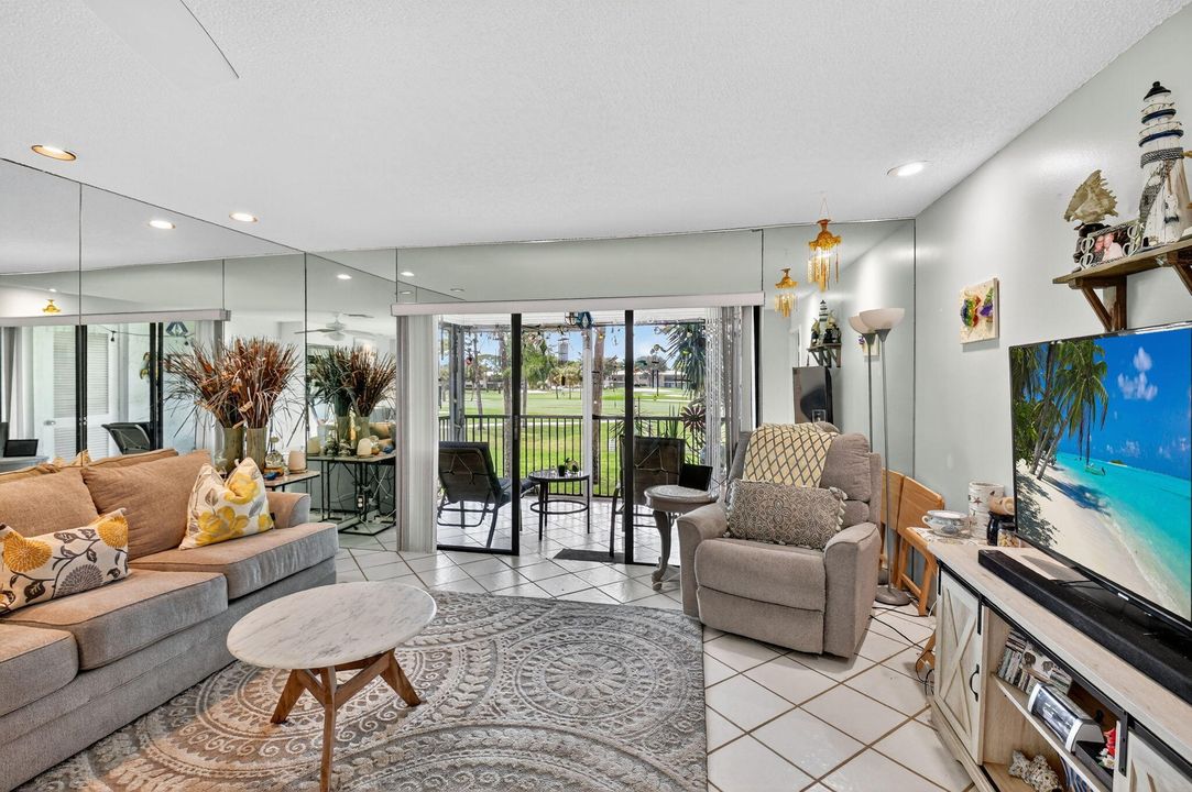 For Sale: $74,000 (2 beds, 2 baths, 1429 Square Feet)