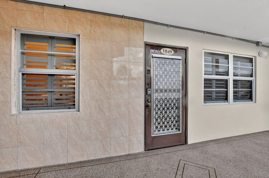 Activo con contrato: $229,000 (2 camas, 2 baños, 896 Pies cuadrados)